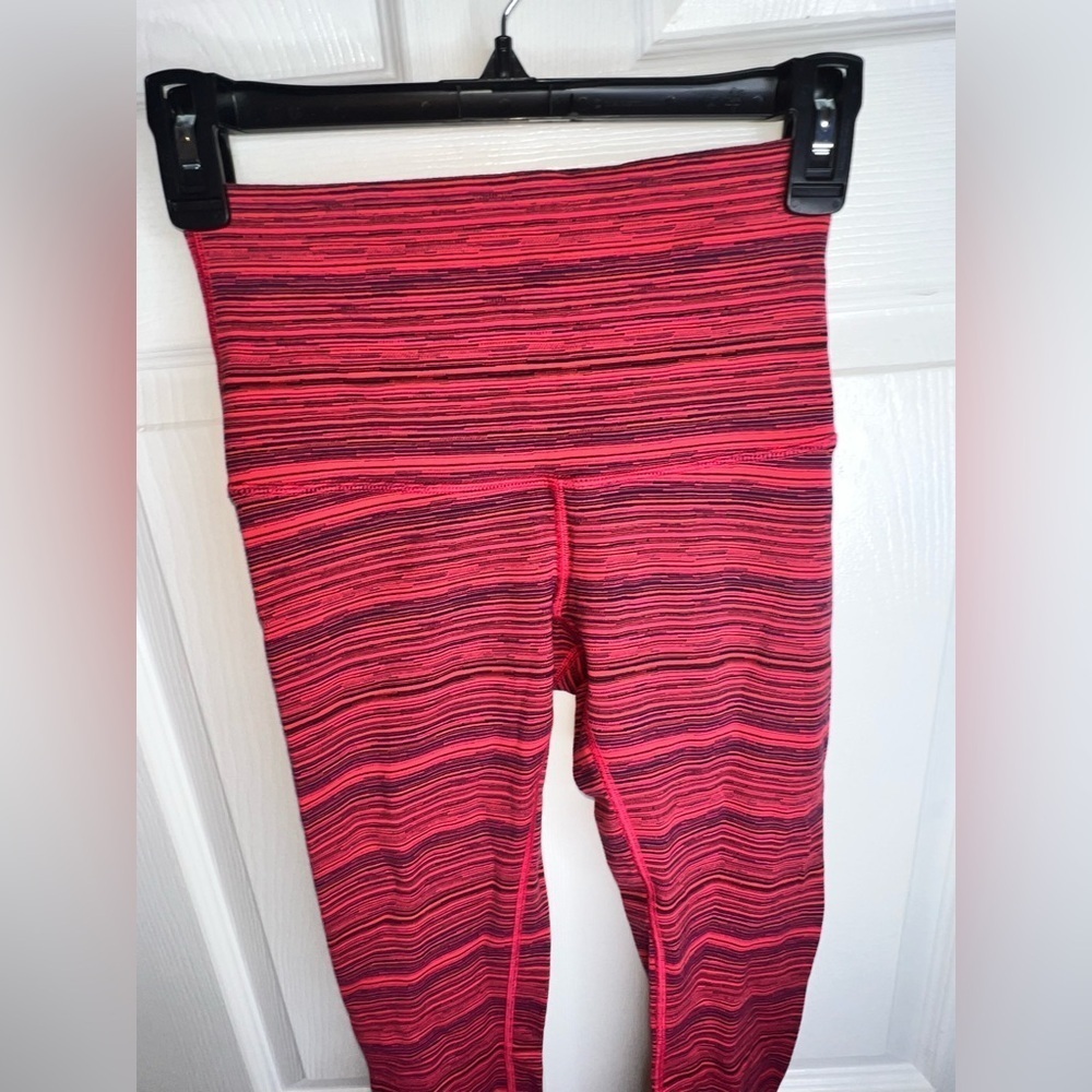 Lululemon Size 4 Wunder Under Crop Leggings Cyber Boom Juice Red Yoga Luon - Picture 10 of 16